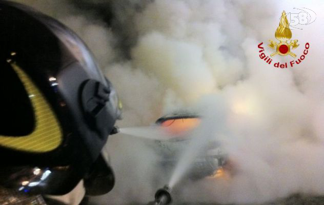 Lite condominiale: in fiamme l'auto di una donna di Cervinara