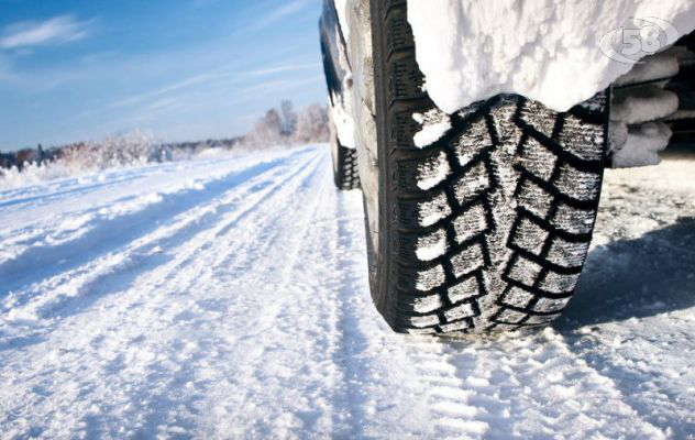 Pneumatici invernali, da domani scatta l'obbligo