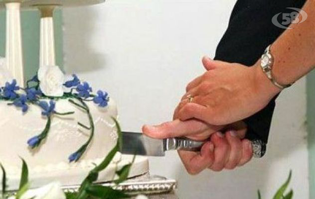 Grottaminarda, ictus durante il taglio della torta: la donna trasferita d'urgenza