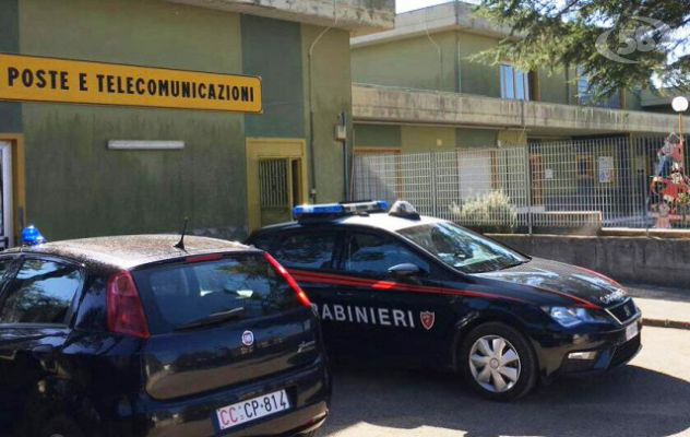 Ariano, sfondano muro ed entrano nell'ufficio postale: s'indaga
