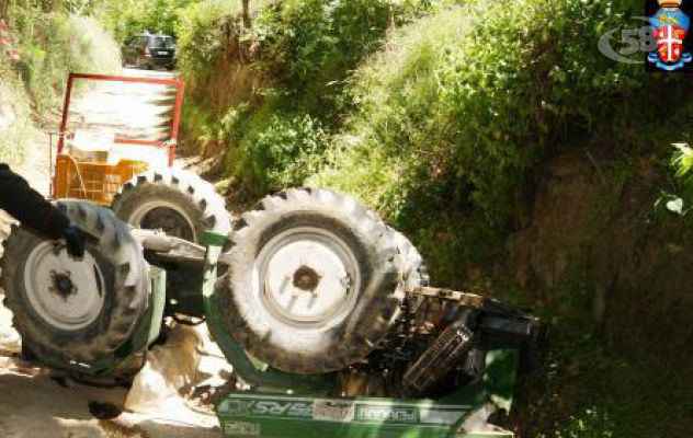 Trattore si ribalta a Montecalvo: muore agricoltore di 73 anni