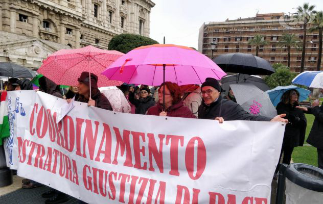 Riforma della magistratura onoraria, giudici di pace in protesta a Roma