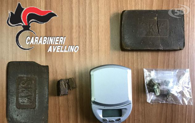 Bloccato con due panetti di hashish negli slip