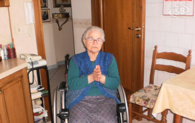 Servizi sociali e polemiche. La storia di Carmela: ''Io, anziana senza assistenza''