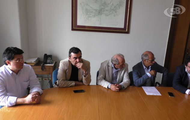 Ariano, "crisi irrisolta". Le minoranze: "Subito in consiglio e non nelle segrete stanze"