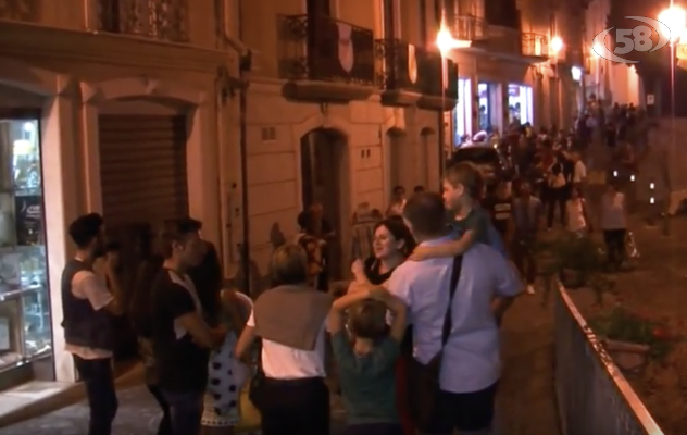 Successo per la Notte Bianca arianese: commercianti soddisfatti /VIDEO