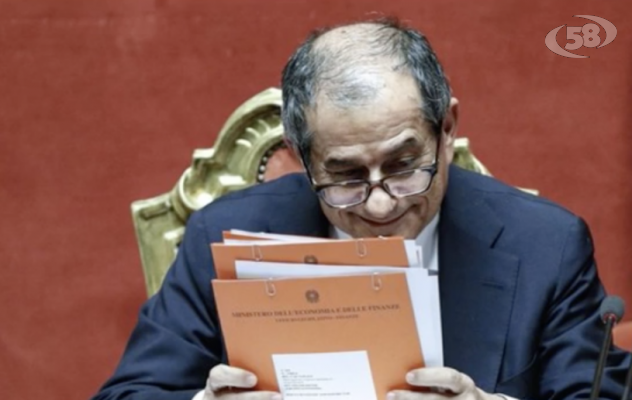 Manovra, governo al bivio: Tria nell'angolo