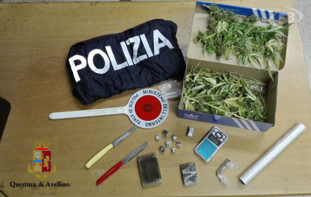 Spaccia droga in pieno centro: 28enne in manette