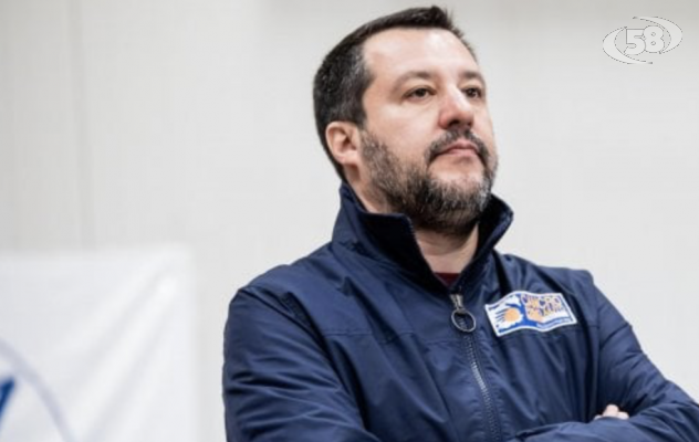 Salvini in Provincia prima del comizio: incontro ravvicinato con il presidio Cgil