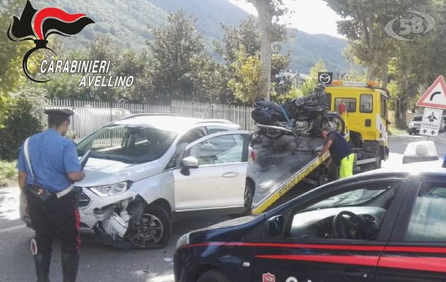 Scontro auto-moto, centauro in ospedale