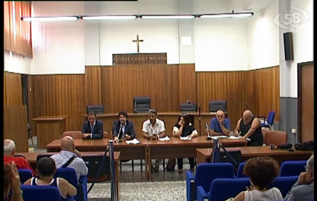 ''UIfita decide'': nasce il comitato che unisce le vertenze Irisbus e Tribunale. In arrivo azioni eclatanti