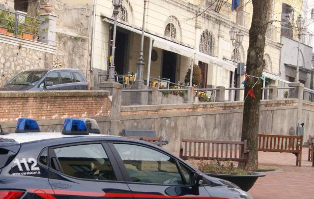 Spaccio, Carabinieri denunciano due persone in possesso di hashish e crack