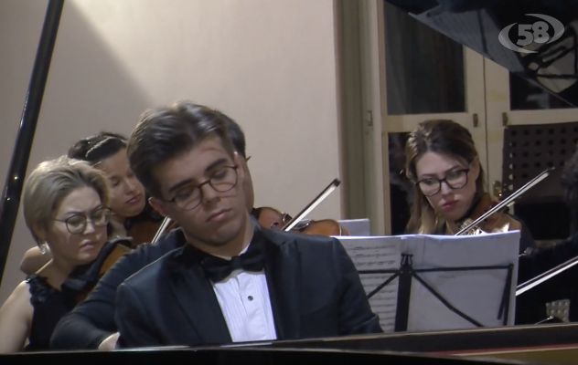 Classicariano incanta il pubblico del Tricolle con il Concerto di Capodanno /VIDEO