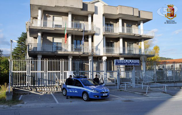 Rubano all'interno del supermercato, arrestati 3 uomini e una donna