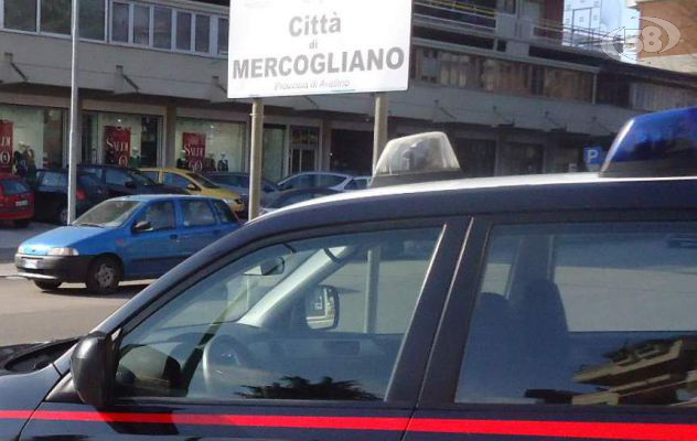 Maltratta moglie e figlio, arrestato 