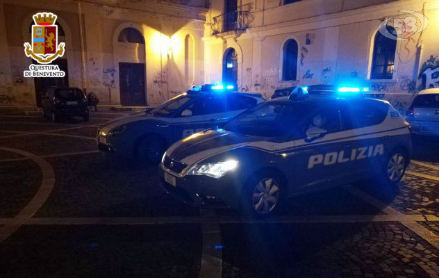 Colpisce con una bottiglia di vetro il rivale d'amore, arrestato 49enne