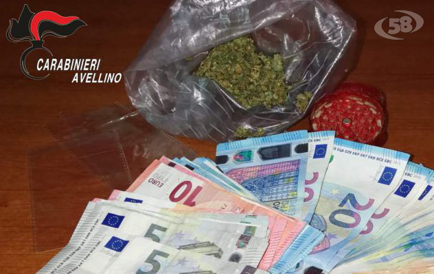 In giro con marijuana, soldi e dosi di spaccio: denunciato 20enne