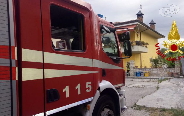 Fuga di gas, esplosione in una villetta: due feriti