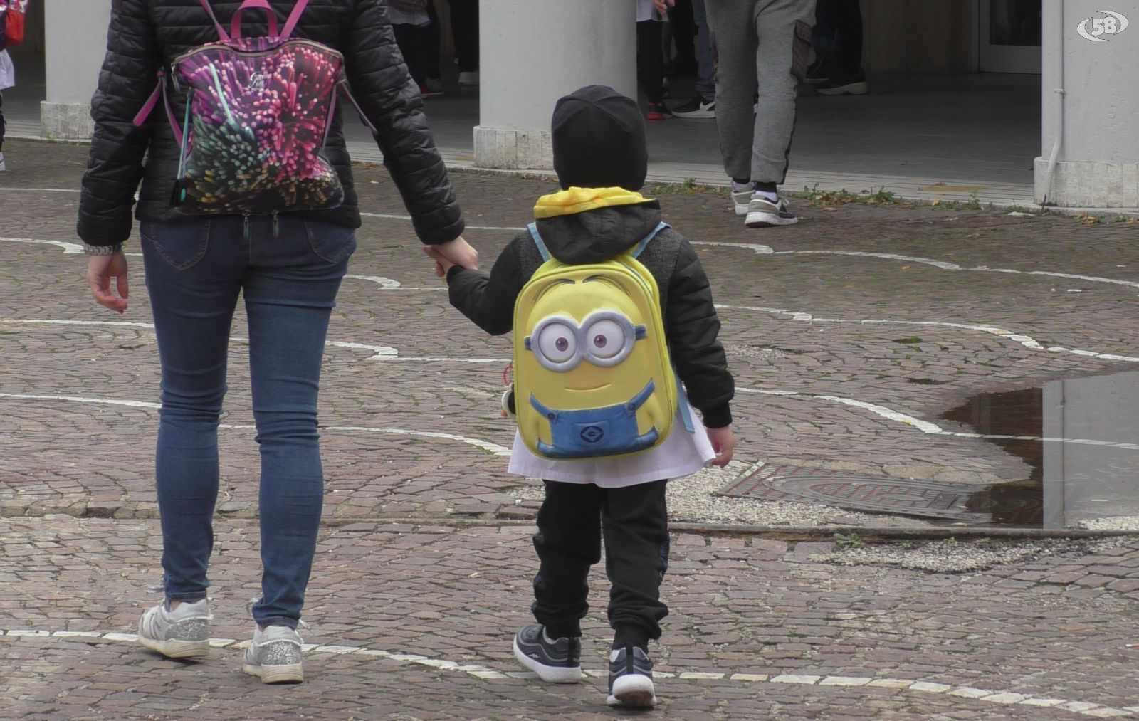 Crollo della natalità e giovani in fuga, allarme in Campania 