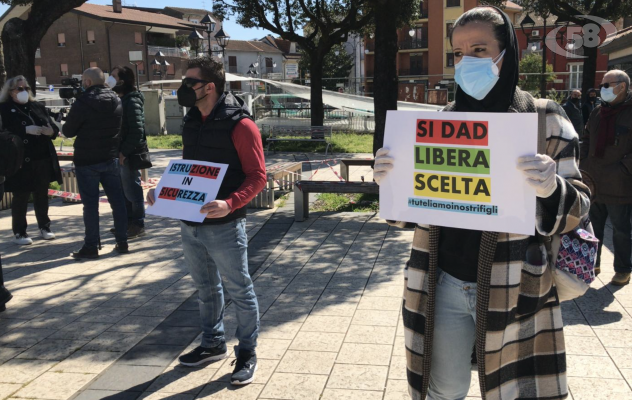 ''Sì dad'' in piazza: ''Lasciateci liberi di scegliere'' /VIDEO