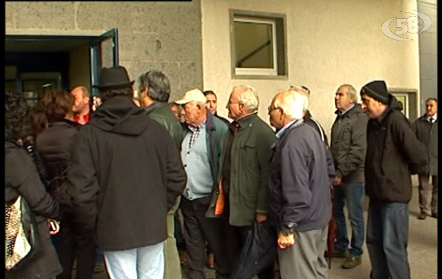 Ospedale, pochi politici alla manifestazione: attesa per la visita di Florio