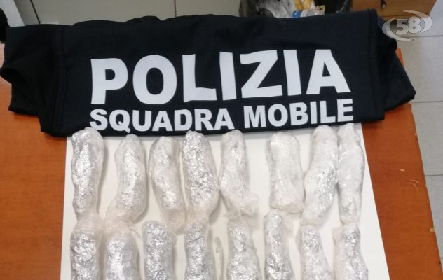 Droga sotto il bancone di una macelleria, arrestato 51enne