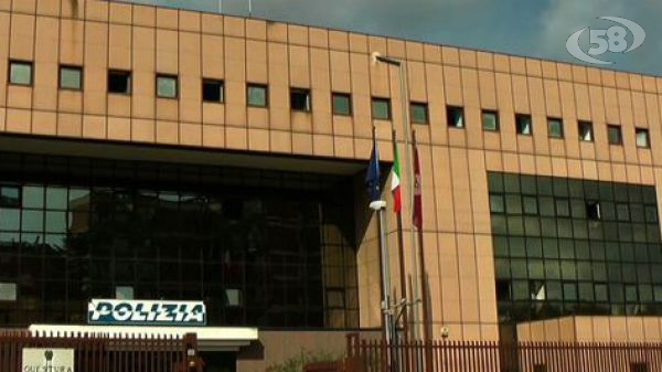 Beccati dalla Polizia con chiavi alterate e cacciavite, due giovani finiscono nei guai