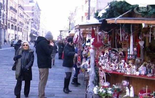 Natale di crisi: vendite al palo/Sondaggio