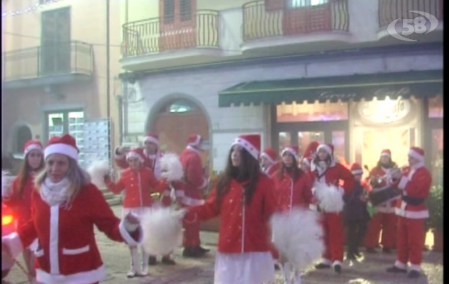 ''Notte dei regali'': il maltempo frena la corsa allo shopping