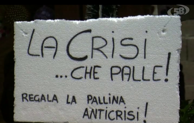 Shopping natalizio: corsa agli acquisti. Ma si spende di meno