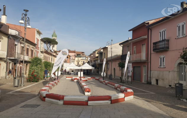 Il "karting in piazza" arriva a Sant'Angelo All'Esca, alunni protagonisti