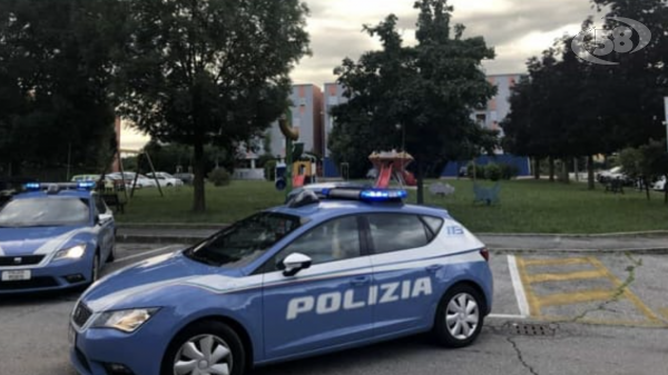 Polizia arresta 3 napoletani e denuncia un minorenne: restituita una minicar appena rubata