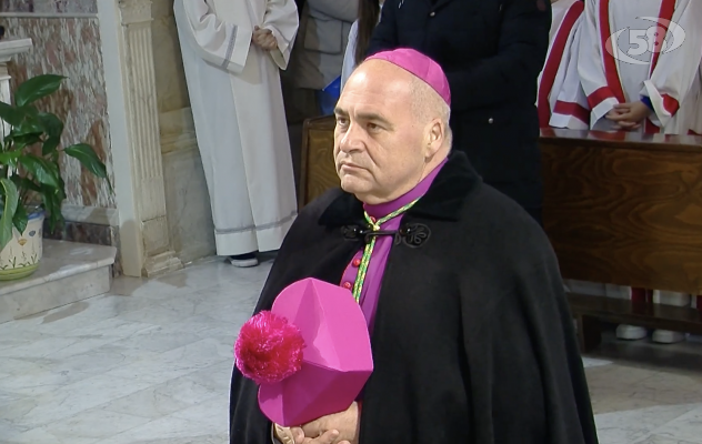 Monsignor Roberto Cona in Irpinia, Flumeri accoglie il Nunzio Apostolico
