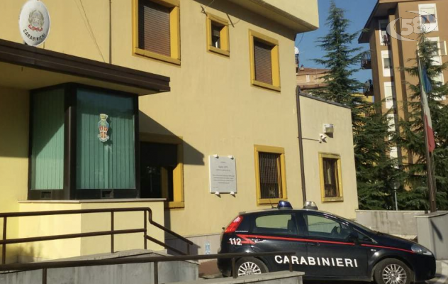 Tenta la fuga con l'auto rubata: 34enne arrestato dai Carabinieri