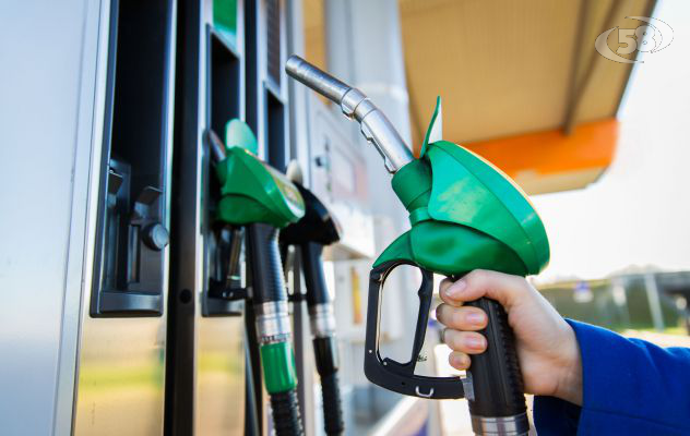 Prezzi carburanti, controlli a tappeto: 29 violazioni