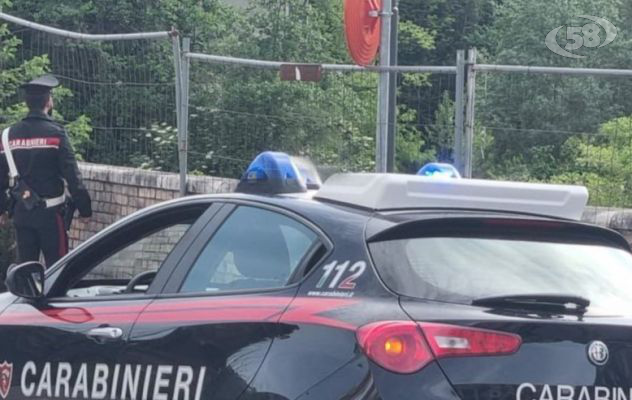 Minaccia di lanciarsi dal ponte: salvato in extremis dai Carabinieri