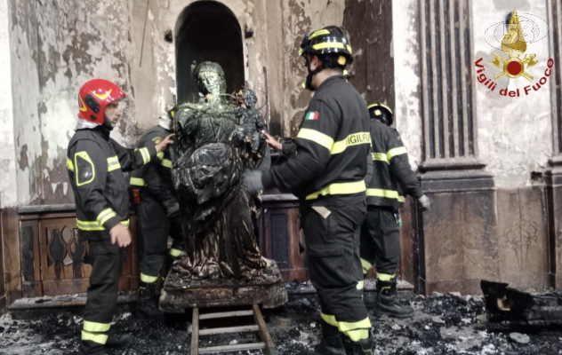 Vigili del Fuoco recuperano tre statue dalla Chiesa di Torre Le Nocelle