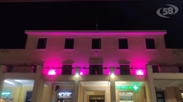 “Ariano si illumina di rosa” per la prevenzione dei tumori al seno