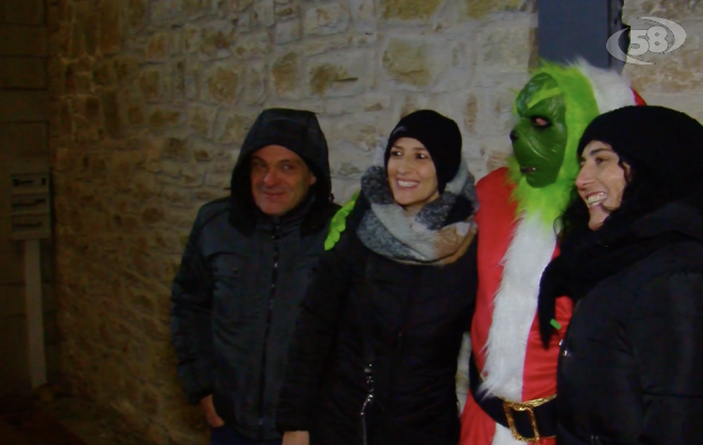 “Il Grinch” che odia il Natale al castello di Ariano