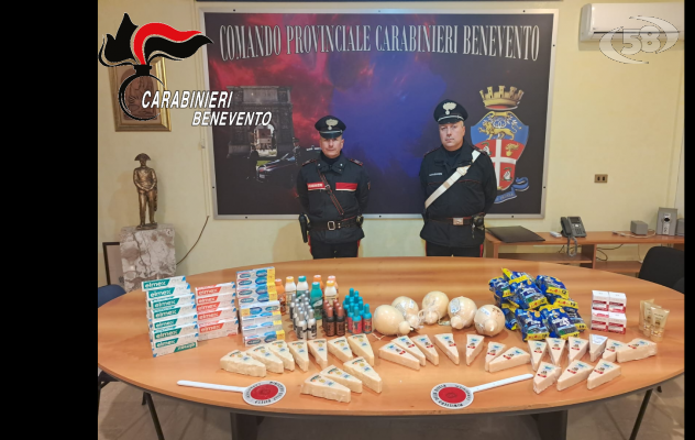 Furto in un supermercato, arrestate tre donne: bottino di oltre mille euro