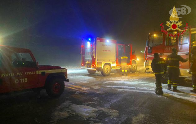 Bloccati nella neve, recuperati dai Vigili del Fuoco