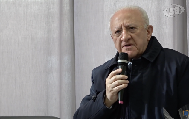 De Luca sulla crisi idrica: "Chi ha gestito andrebbe fucilato". L'intervento presso il Comune di Sant'Angelo/VIDEO