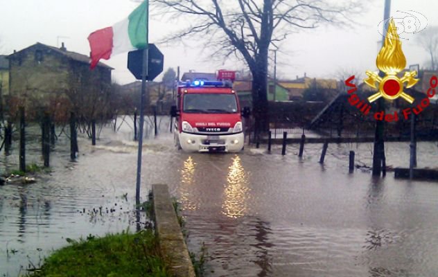 Maltempo, Vigili del fuoco a lavoro. Paura a Celzi per le forti piogge