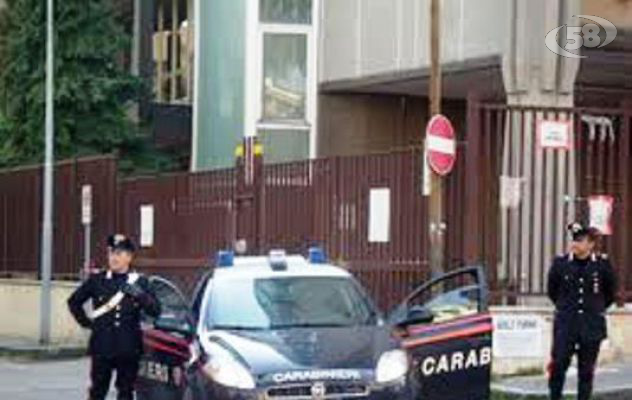 Benevento, nascondeva munizioni da guerra in camera da letto: denunciato 42enne