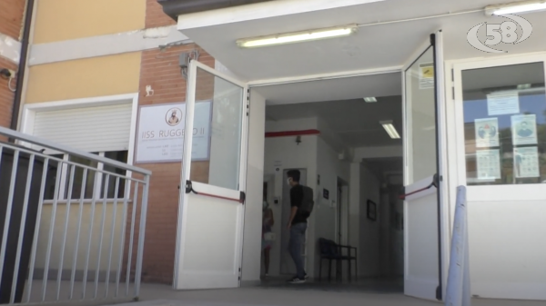 La scuola, un ponte tra passato e futuro. Il Ruggero II s'interroga