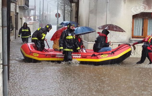 Disagi e allagamenti. A Forino evacuata una frazione