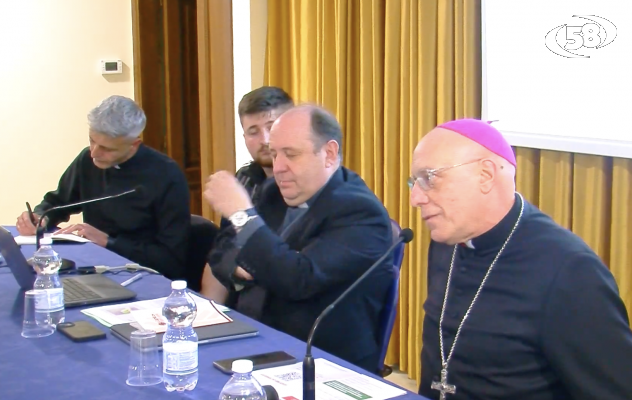 Vertici di Caritas e Acli all'ultimo incontro della scuola socio-politica della Diocesi