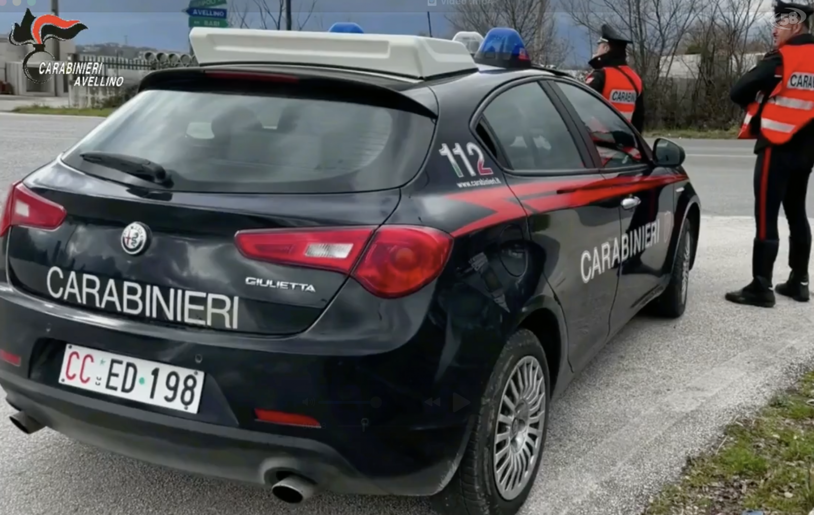 Rubano oltre 800 euro di superalcolici: due georgiani denunciati