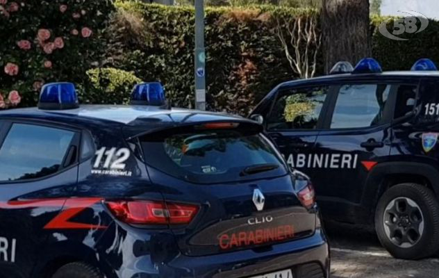 I Carabinieri sequestrano officina abusiva