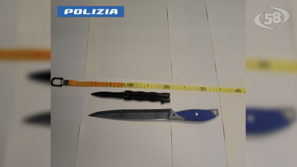 Avellino, lite tra 14enni: spuntano due coltelli